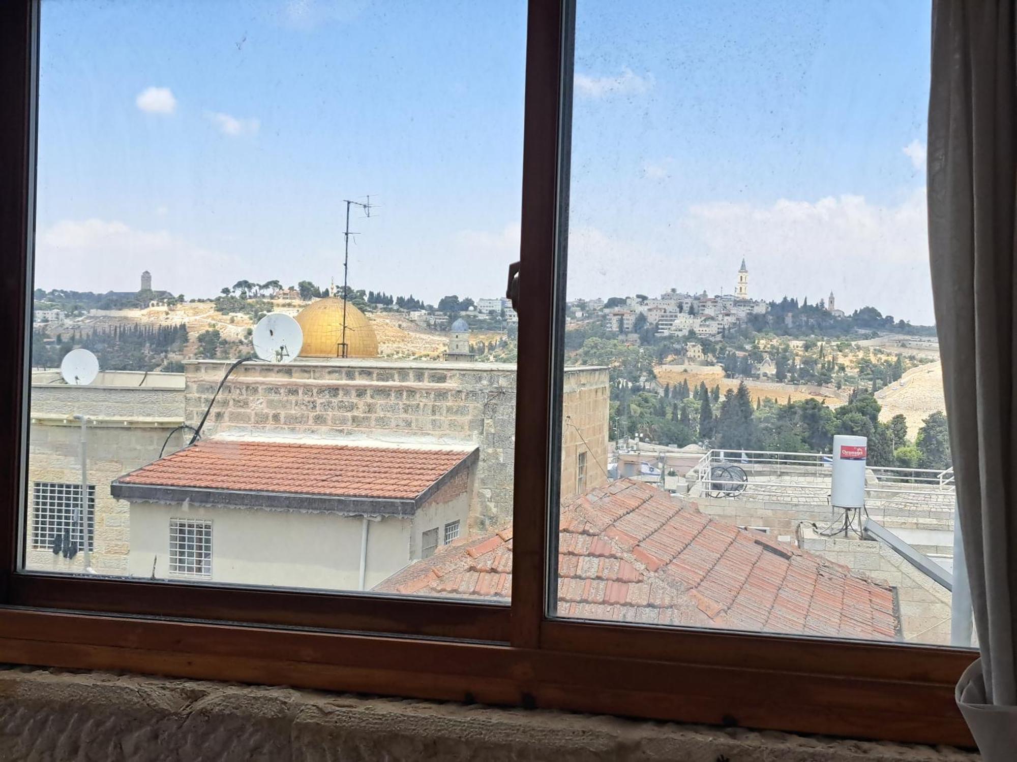 Into Jerusalem Heart Jerusalém Exterior foto
