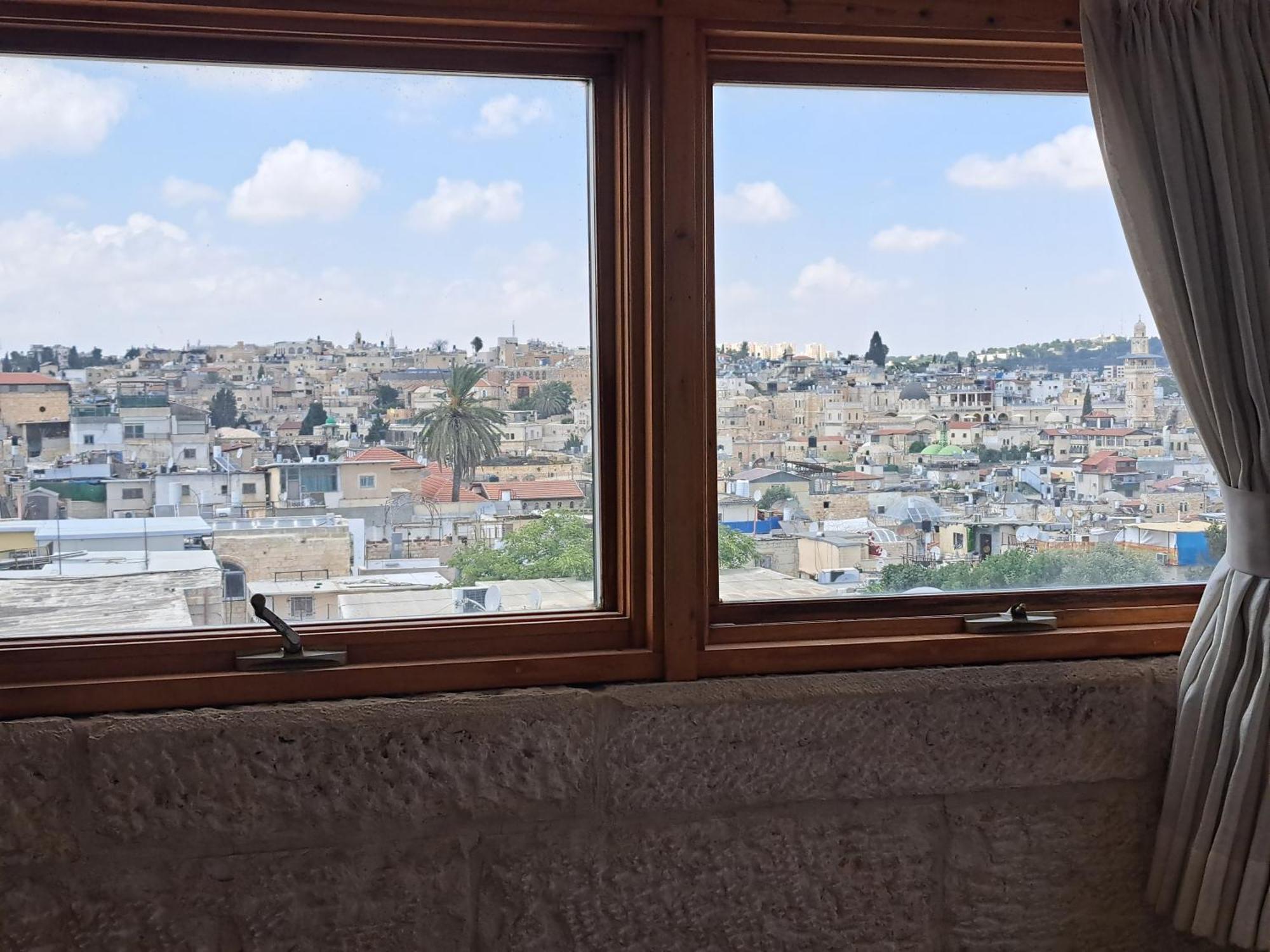 Into Jerusalem Heart Jerusalém Exterior foto