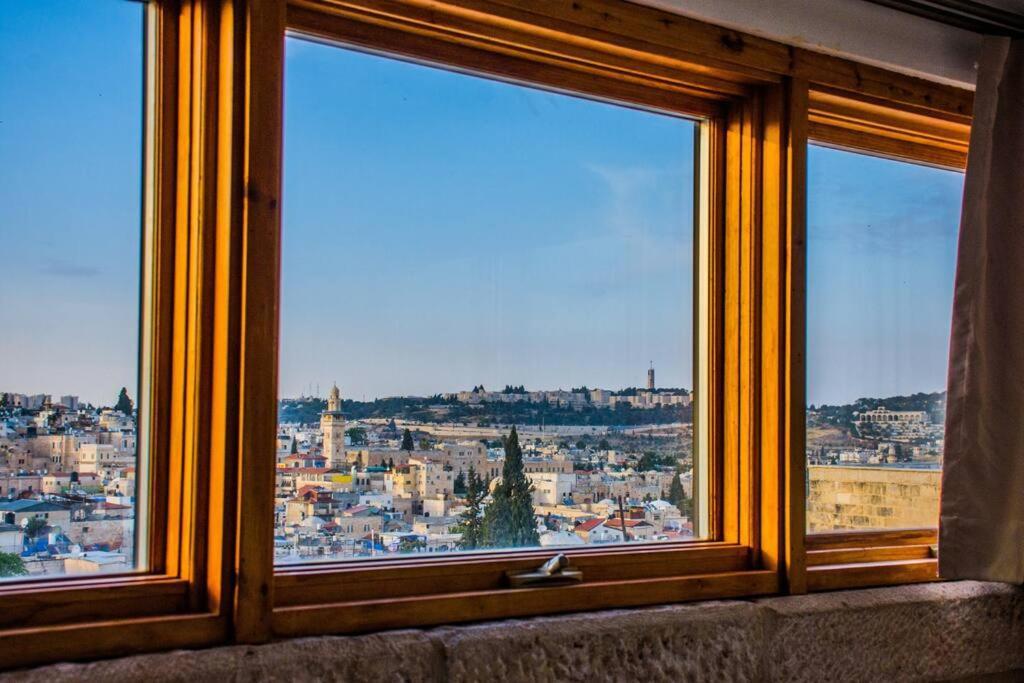 Into Jerusalem Heart Jerusalém Exterior foto