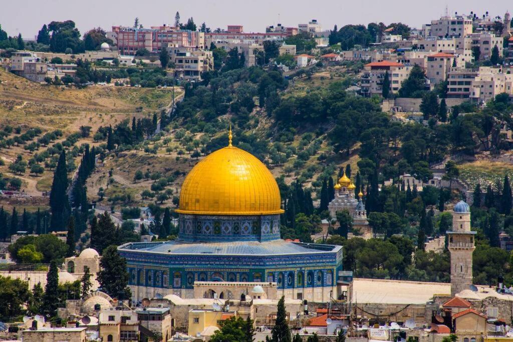 Into Jerusalem Heart Jerusalém Exterior foto